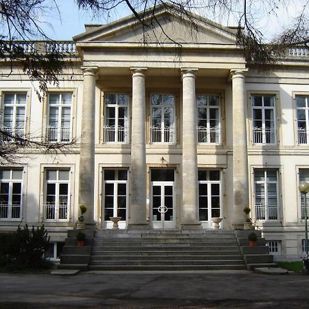 Hostellerie De La Quenoeuille Marquise Exteriör bild