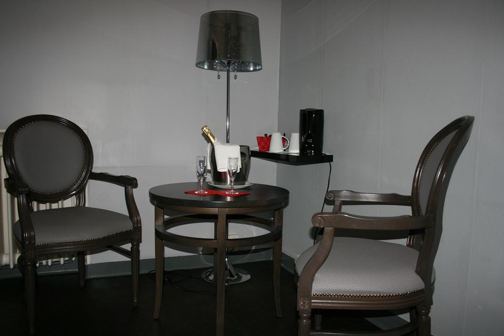 Hostellerie De La Quenoeuille Marquise Rum bild