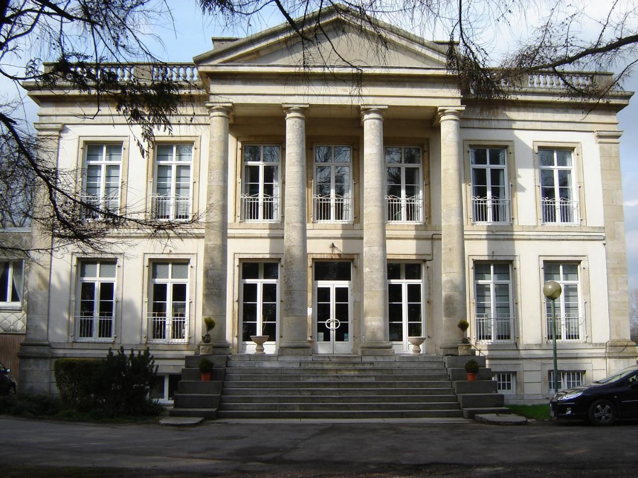 Hostellerie De La Quenoeuille Marquise Exteriör bild