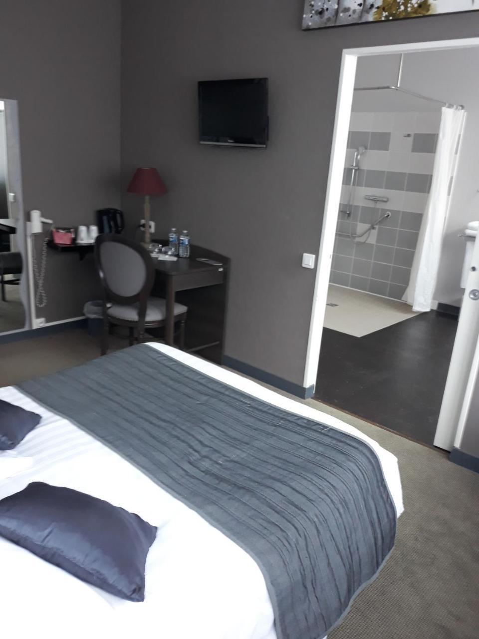 Hostellerie De La Quenoeuille Marquise Exteriör bild